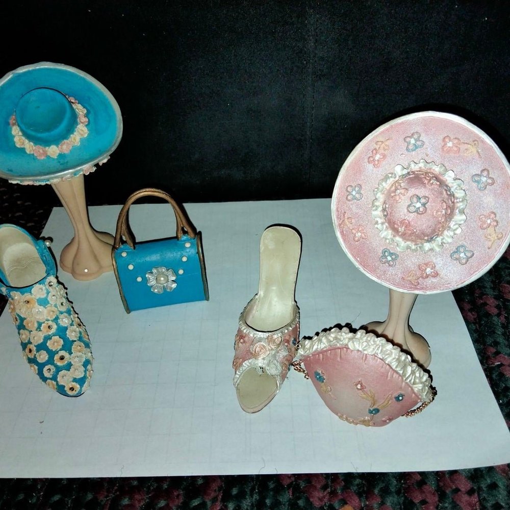 Mini pocketbook hat stand and shoe collection - Picture 1 of 1